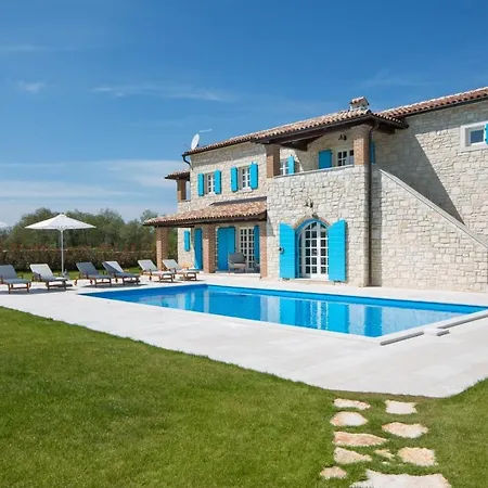 Luxury Amora